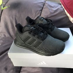 New Adidas Shoes Size 7