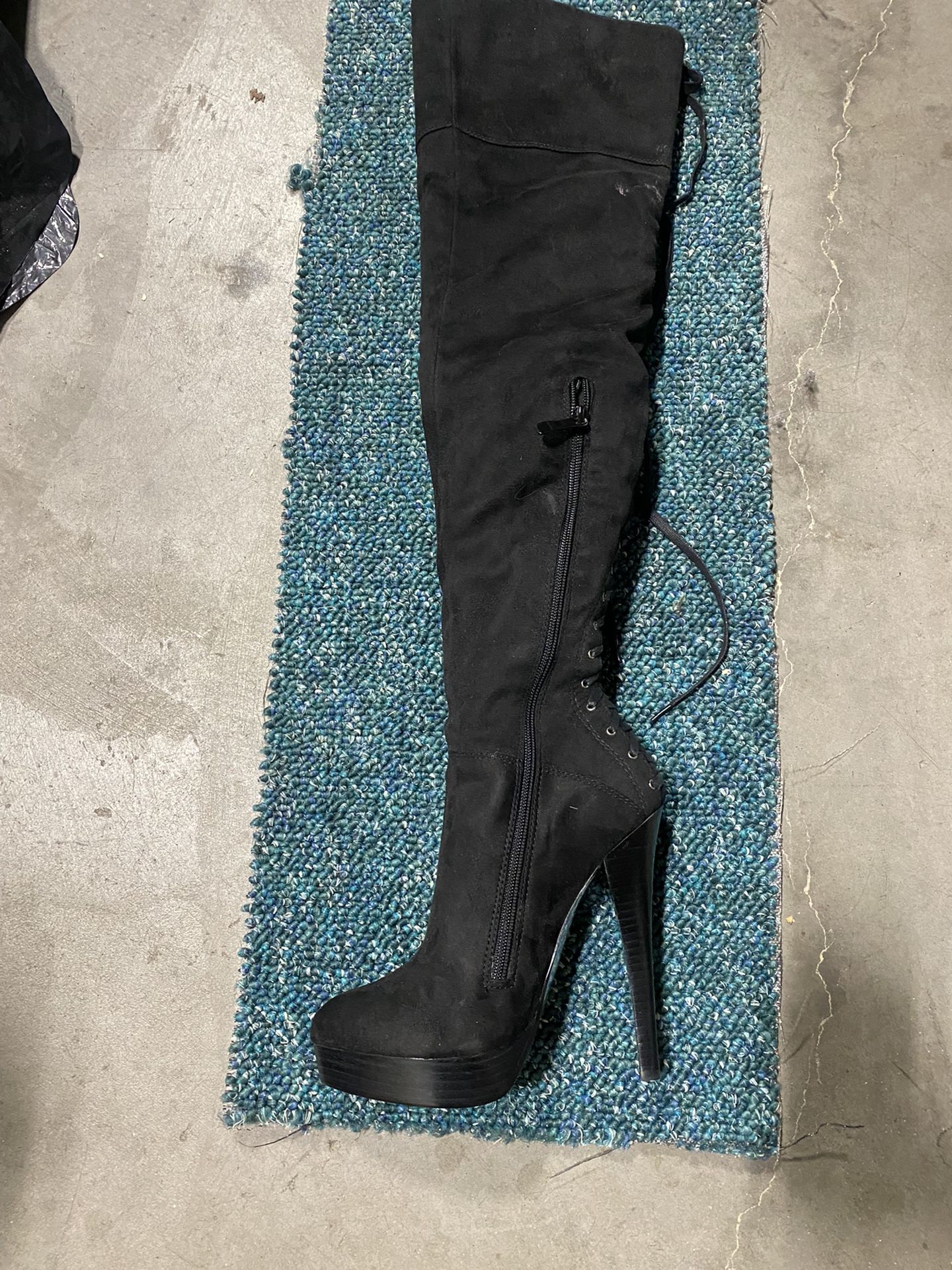 Bebe Size 8 Thigh High Velvet Boots