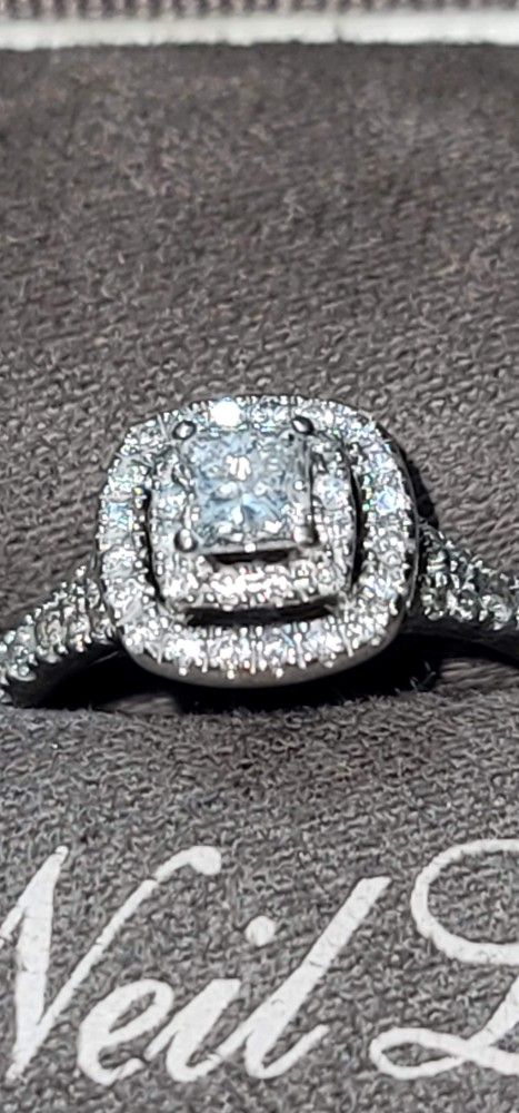💍 Neil Lane Diamond Engagement Ring – 7/8 ct tw Princess/Round