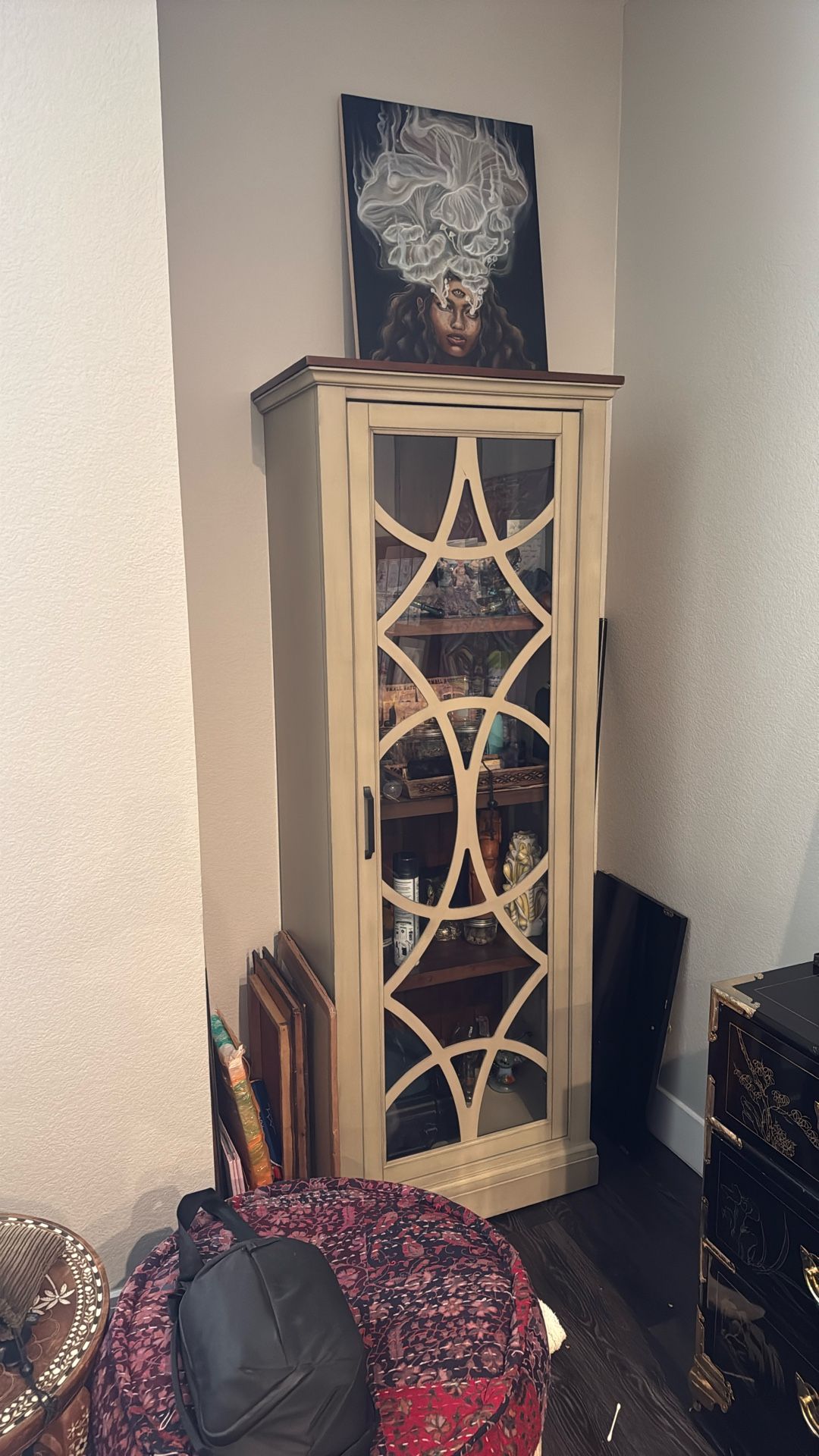 Cabinet / Shelf