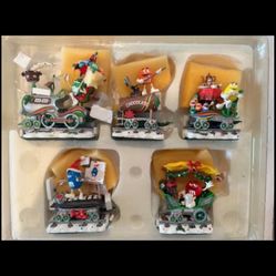 Vintage Danbury Mint M&M Holiday Express Train Set