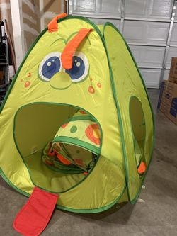 Caterpillar Ball Pit