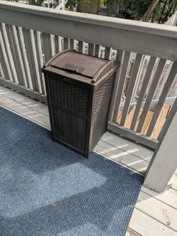 Trash bin outdoor plastic