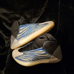 Size 10- 274. Yeezy Qntm Frozen Blue 
