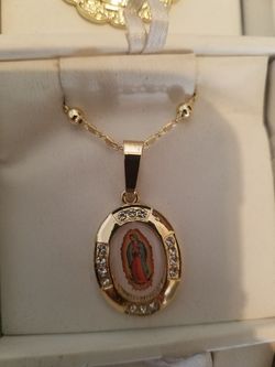 Cadena con dige de la virgen de guadalupe de oro laminado