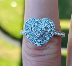 Women's heart ring