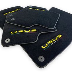 Urus 2018 - 2022 Black Carpet Yellow Logo Mats 