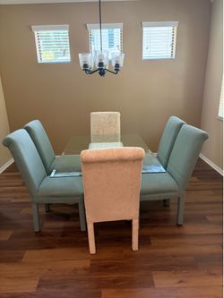 Dining room table and chairs set