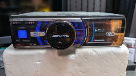 Alpine Ida-x200 old school car stereo