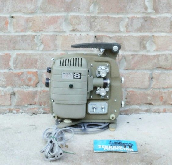 Vintage Sekonic 8MM Projector/Case