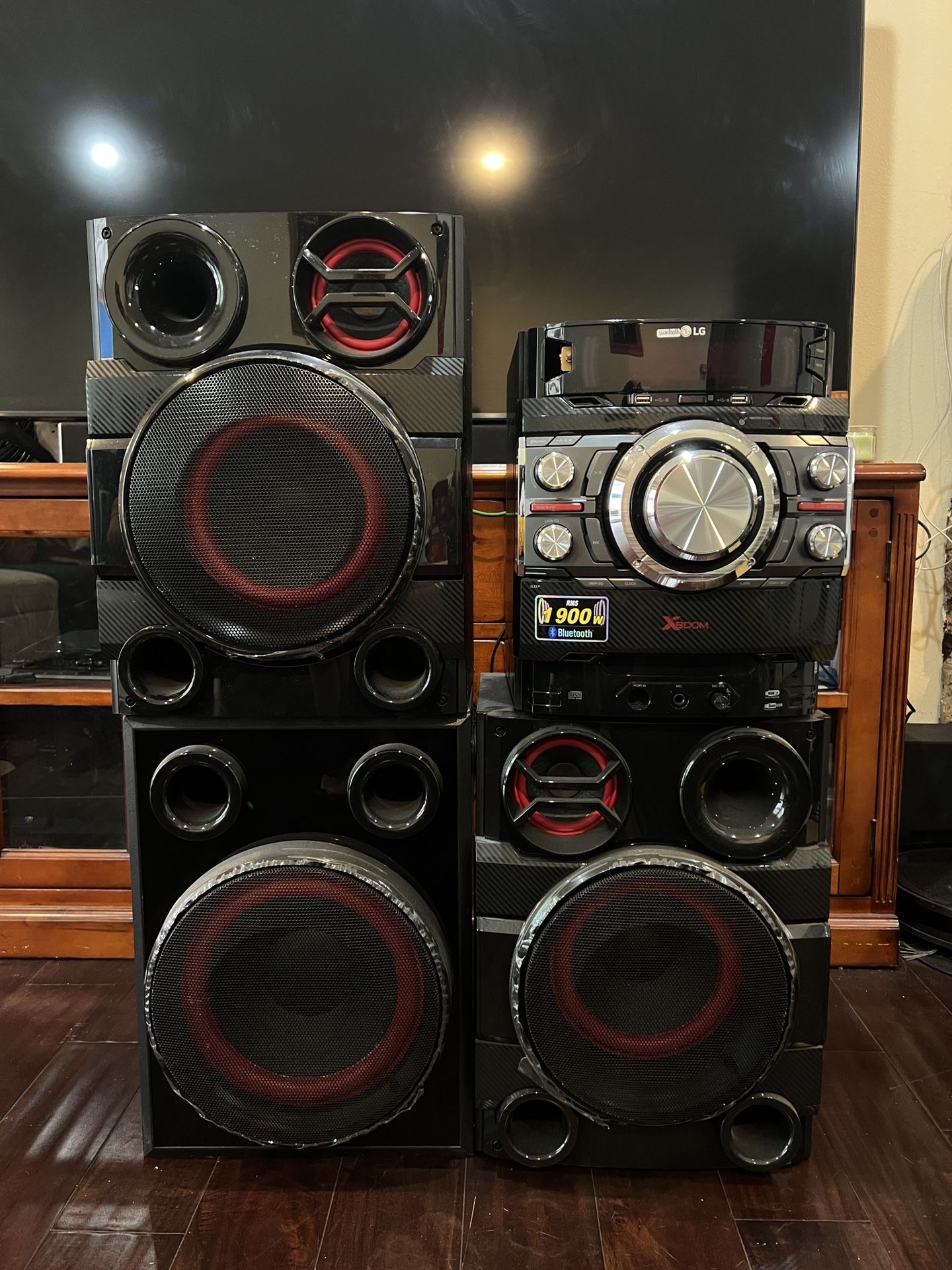 1900W LG Bluetooth Speakers