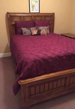 Queen set with sealy posturepedic matress and box