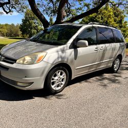 2004 Toyota Sienna