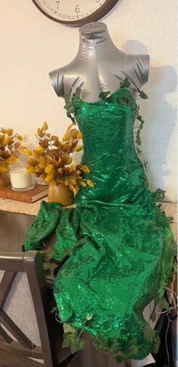 Green Sequin Poison Ivy Halloween Costume size medium ✨new
