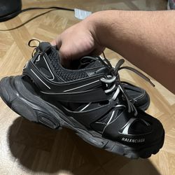 black balenciagas track 