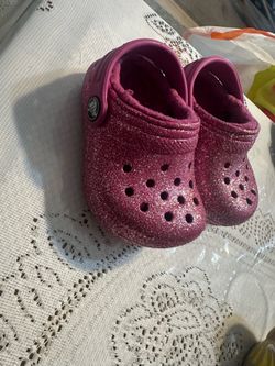 Child crocs size 4
