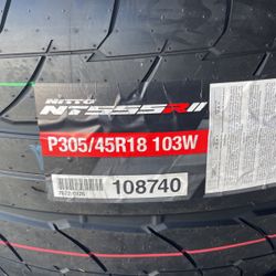 305/45/18 Nitto Nt555R2 