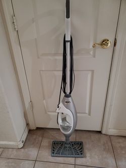 Shark Liftaway Steamer