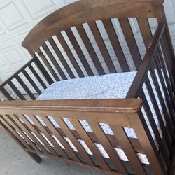 $25 Baby Crib 