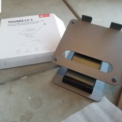 Laptop stand 
