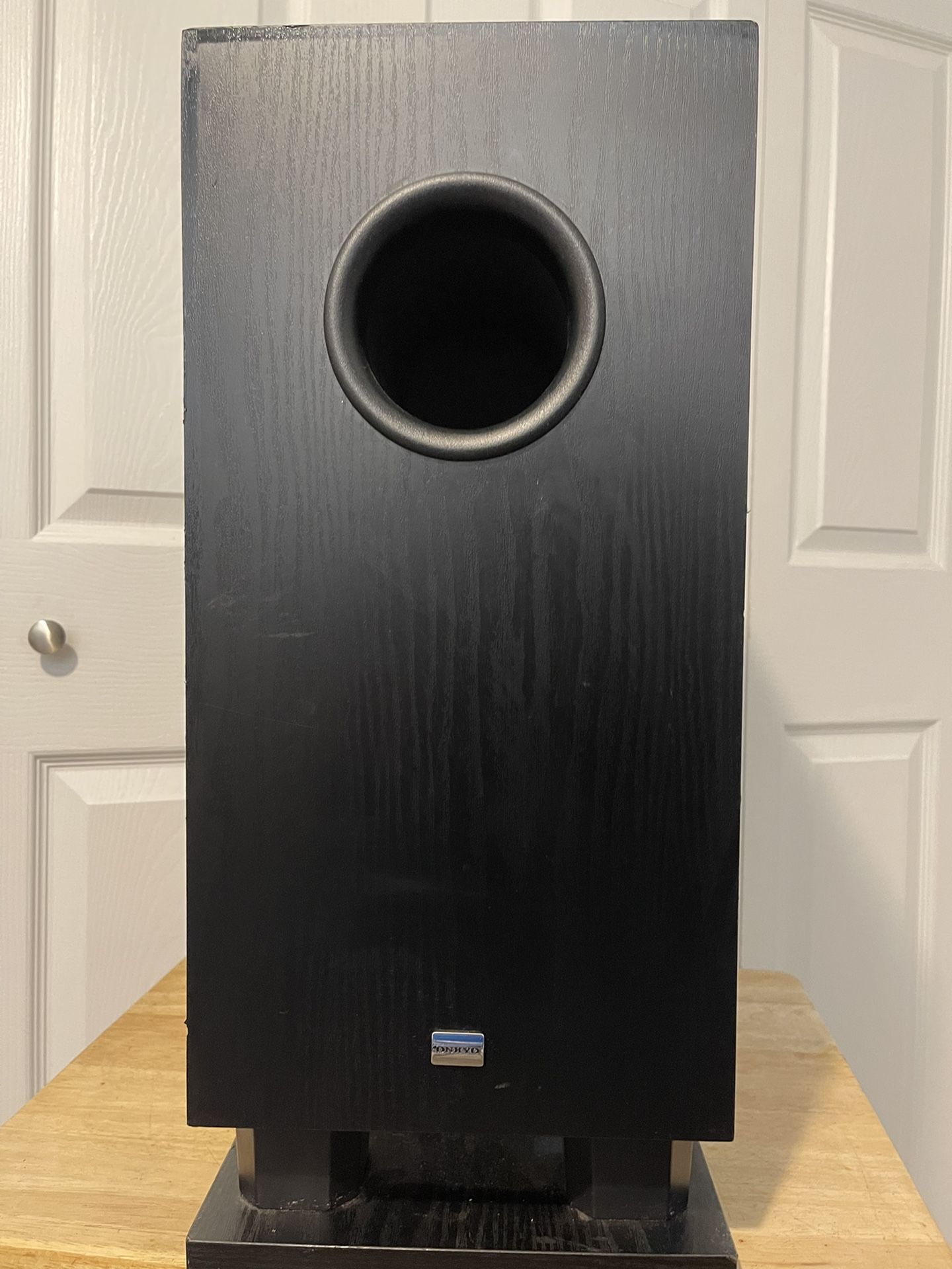 Onkyo Subwoofer .