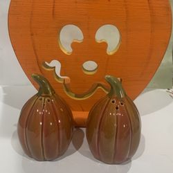 Fall Decor / Pumpkin Salt And Pepper Shakers