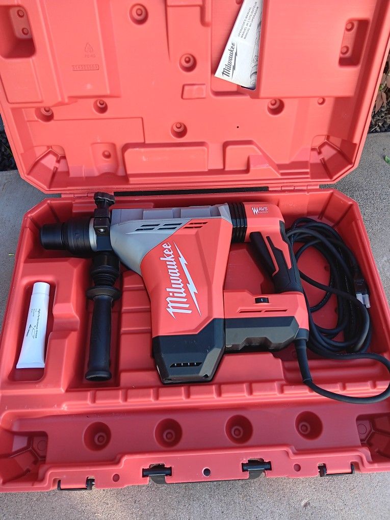 DEMOLITION HAMMER DRILL MILWAUKEE