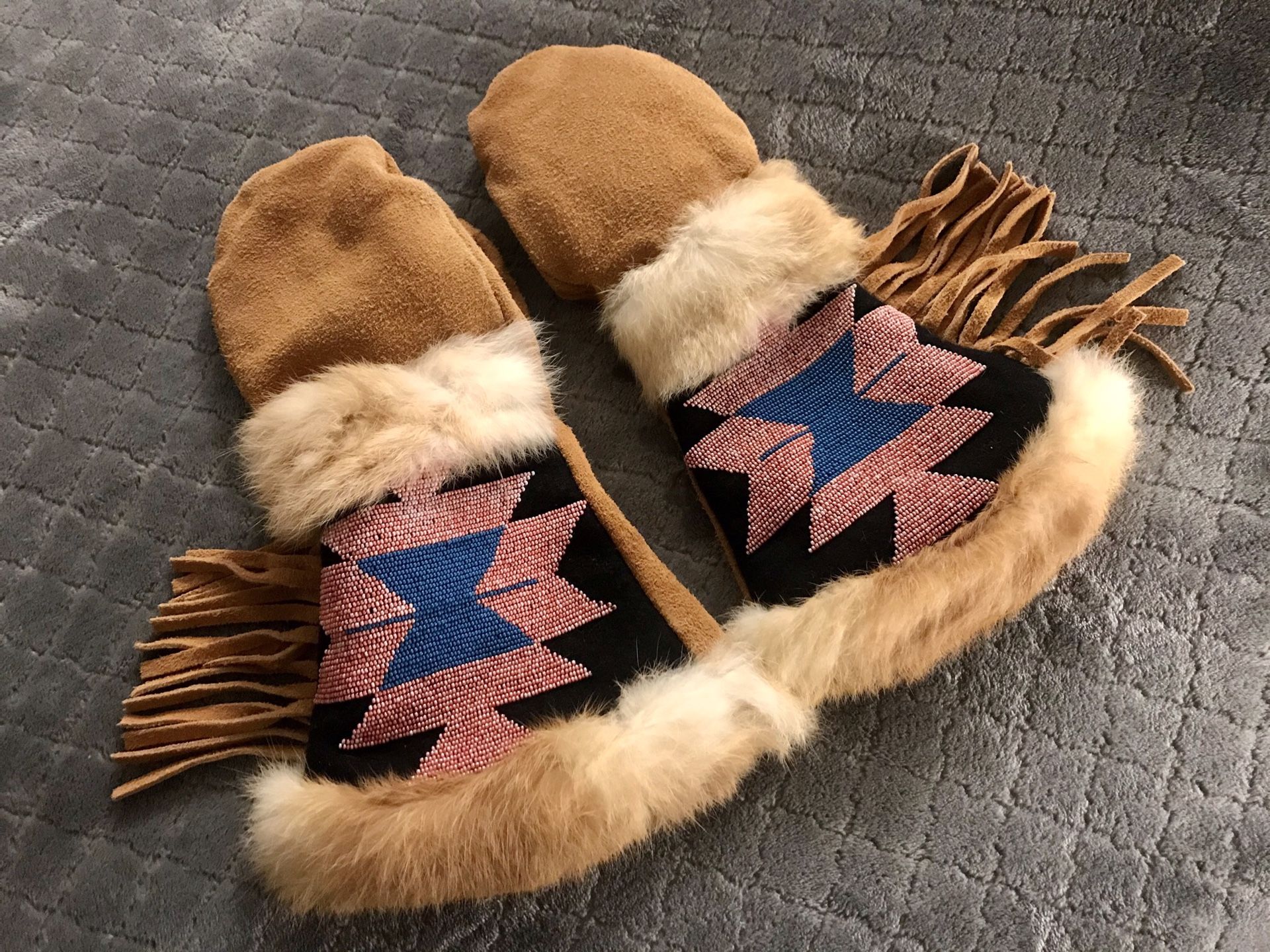 Astis mittens