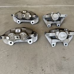 2018 Jeep JL Rubicon Front And Rear Brake Calipers