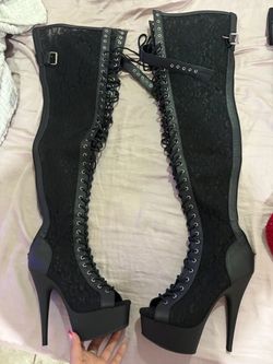 Pleasers brand size 7 lace up heels