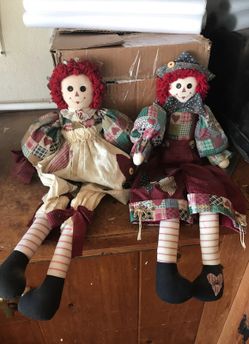 Raggedy Ann dolls