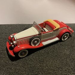 Hallmark 1930 Cadillac ordament