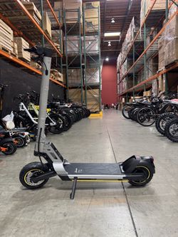 Electric scooter