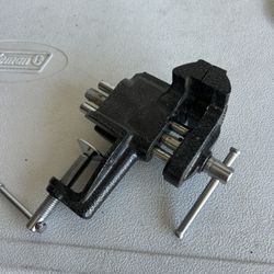 BESSEY 3 in. Clamp-On Vise New 