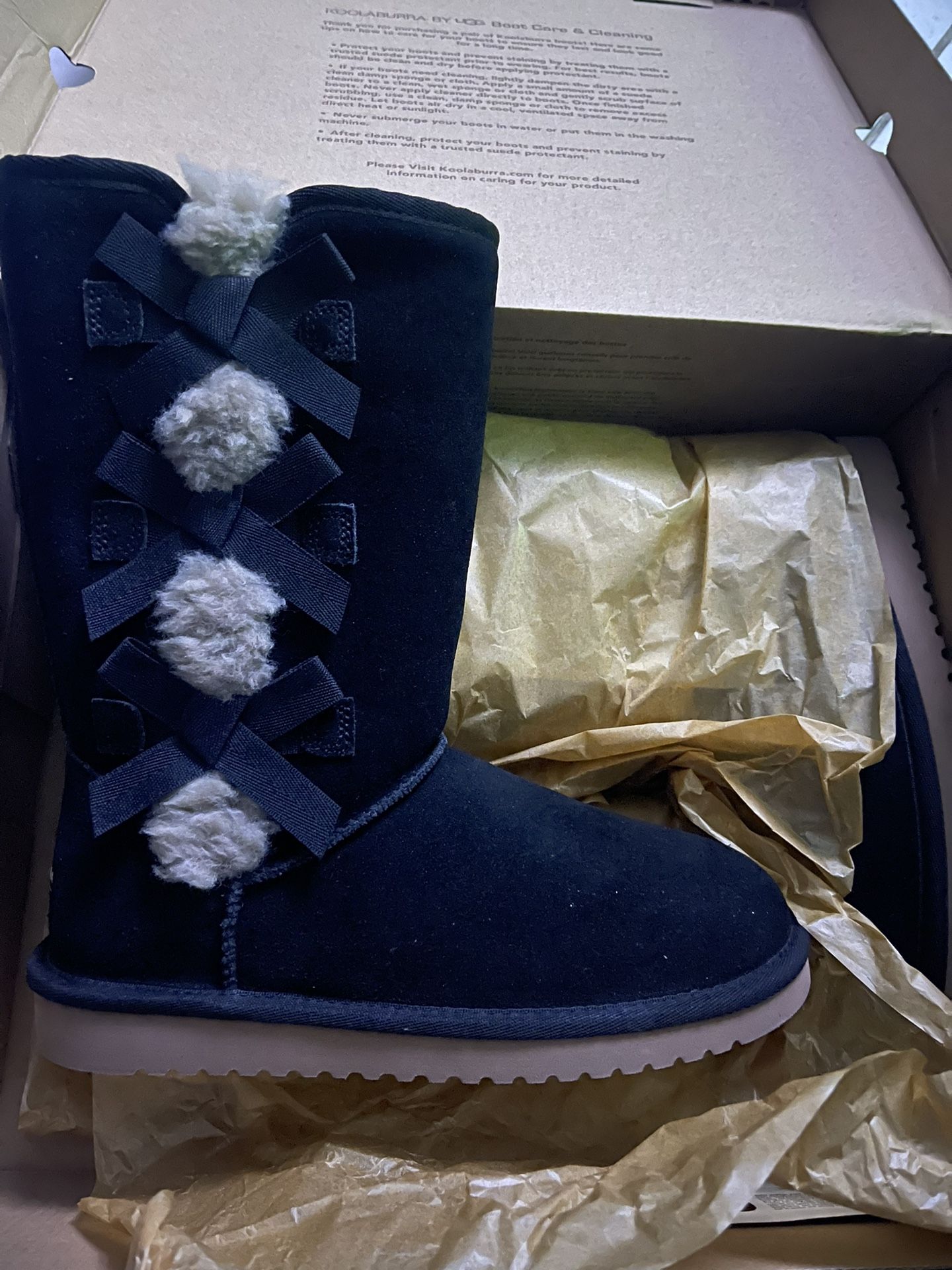 KOOLABURRA BY UGG W VICTORIA TALL Size US 6