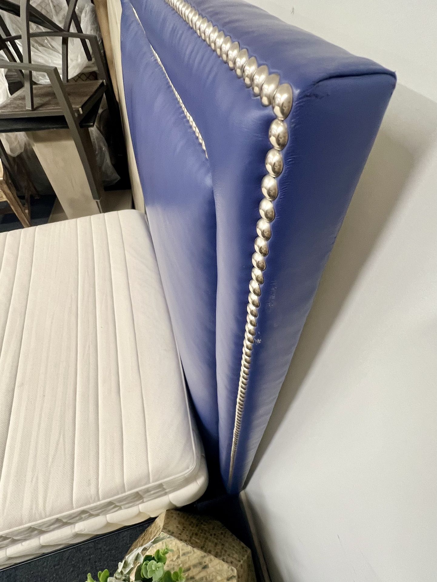 High Brand! Real Leather Headboard With Very Comfortable Mattress And Spring Box ! Size Twin!