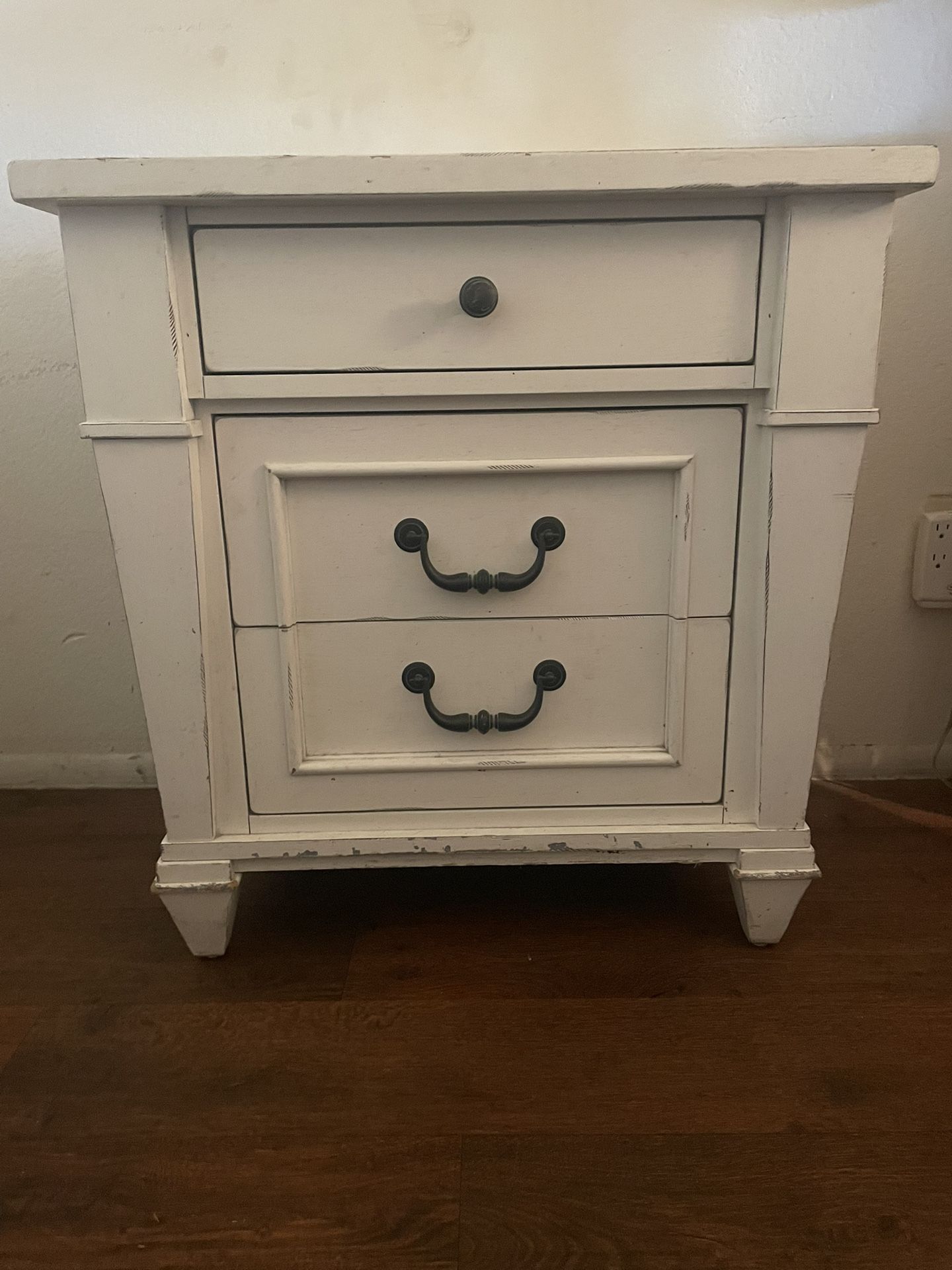 White Nightstand Dresser With Charging Station