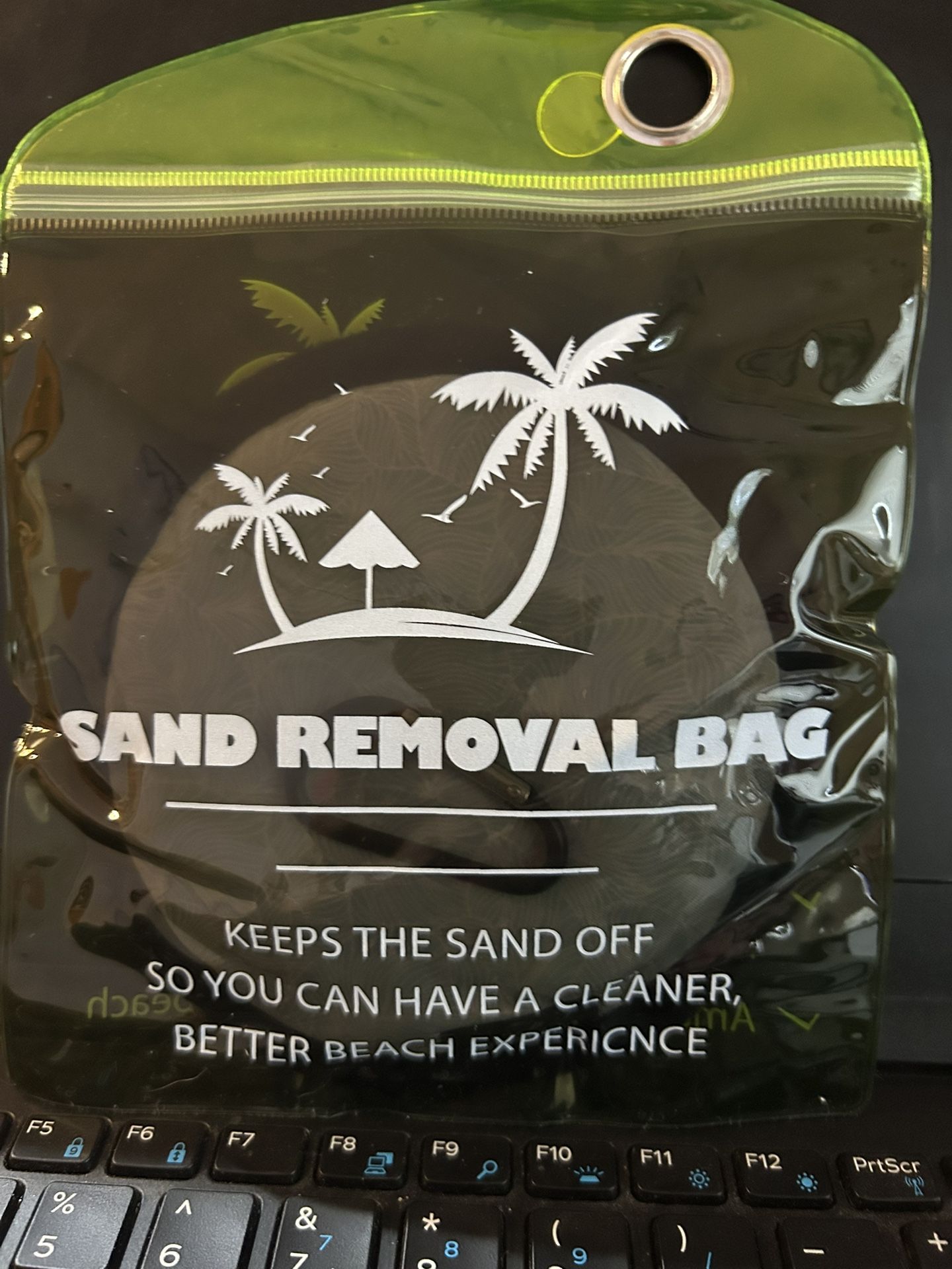 Brand New Sand Removal Bag!! Perfect For The Beach