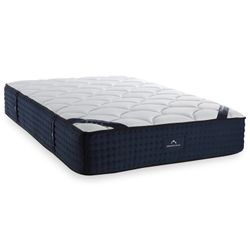 Dream Cloud Hybrid Queen mattress