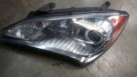2011 hyundai genesis headlight