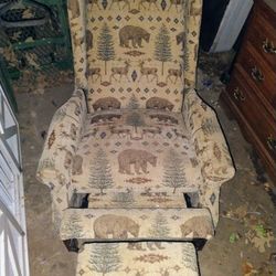 2 Tan Color Recliners With Pine Trees And Bear Print 
