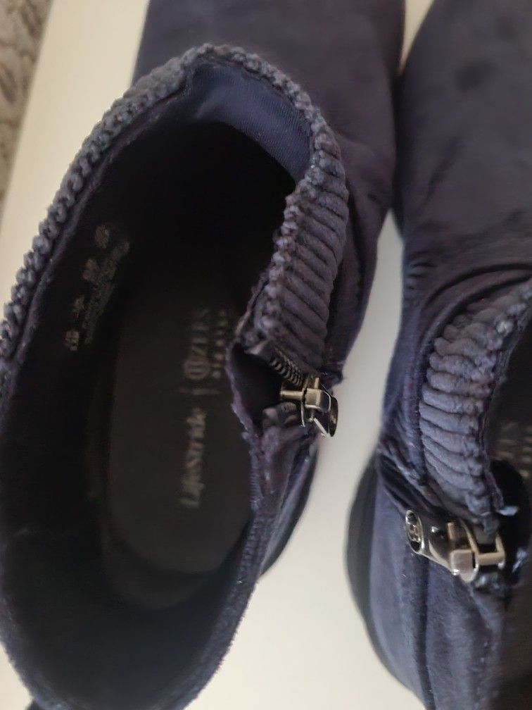 Bzees zippered Boots