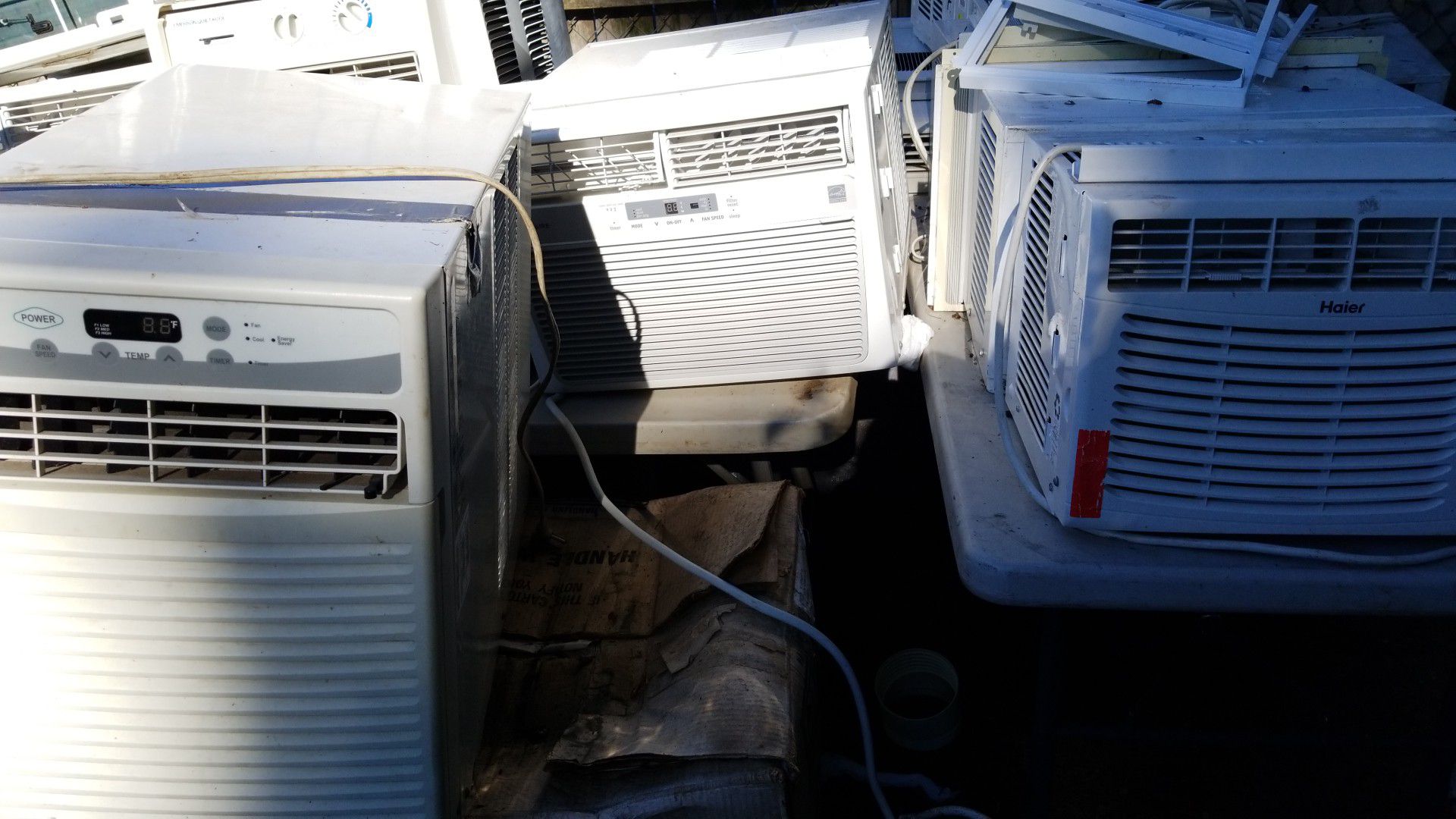AC units conditioner cool off