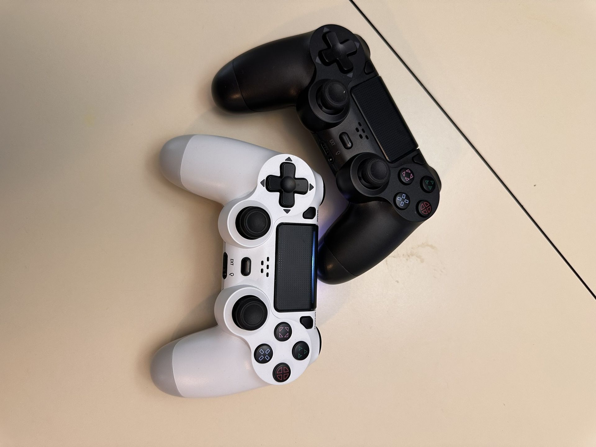 Fake PS4 Controllers Read DESC