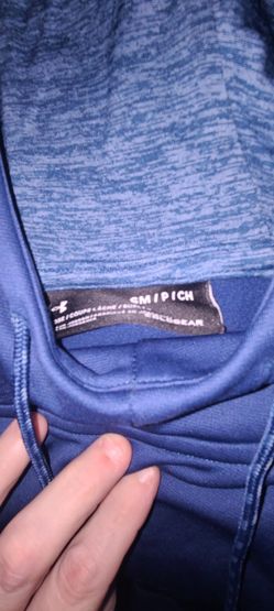 2 women under armour hoodies