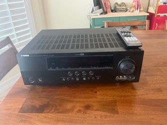 Yamaha Natural Sound AV Receiver RX-V685 – Excellent Condition w/ Remote