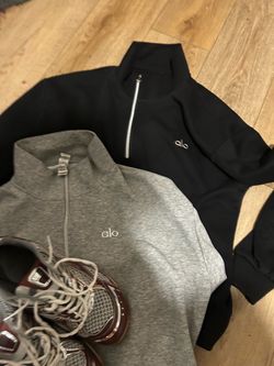 2 alo quarter zips and bottegas