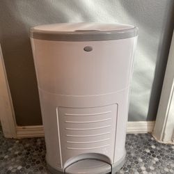 Diaper Dekor Plus Hands Free Diaper Pail - White