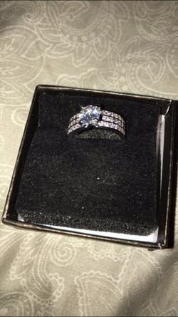 Engagement/wedding ring/ promise ring