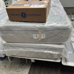 Sleep Number Bed  Split King And i8 360 Smart Bed/Split E King 360 FlexFit 2